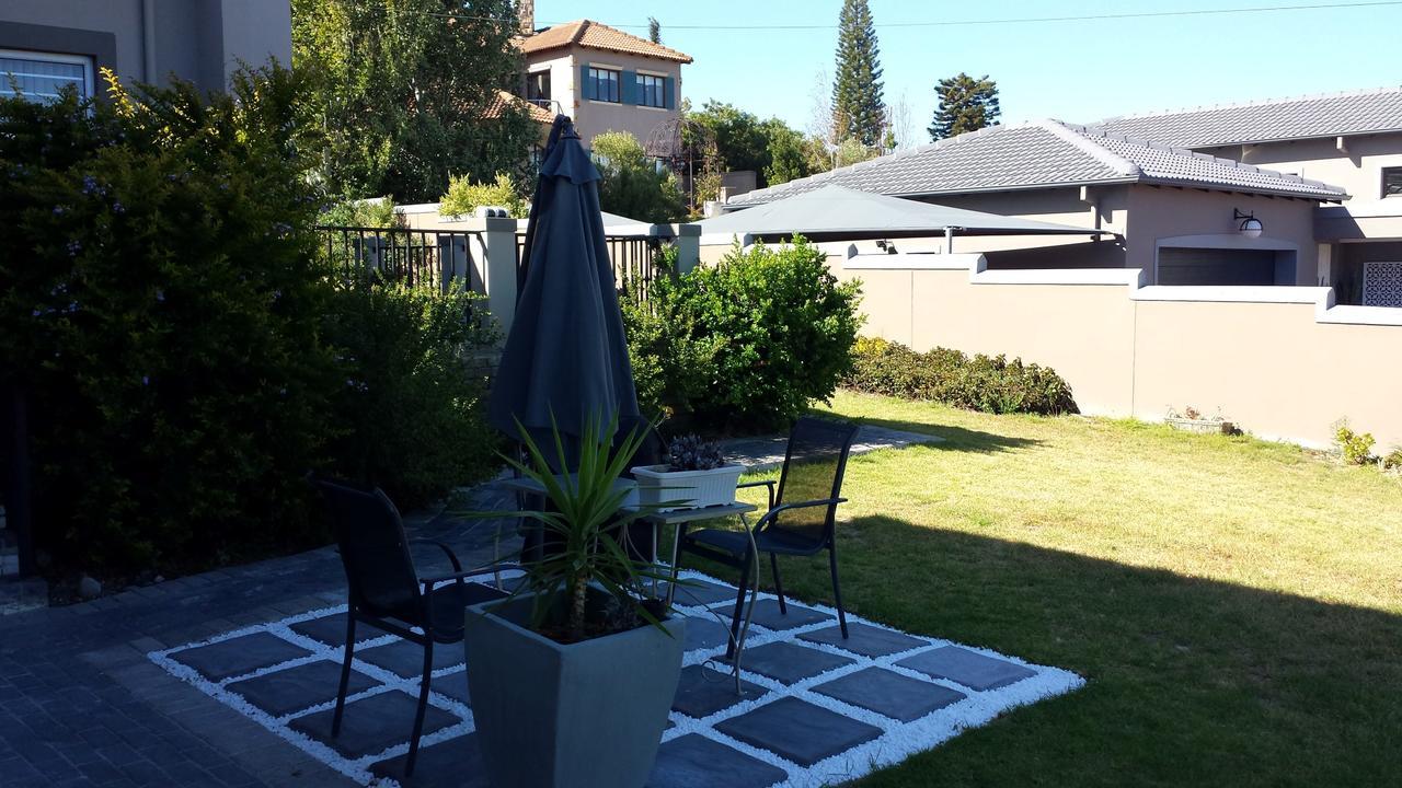 29 Carissa Street Apartamento Somerset West Exterior foto