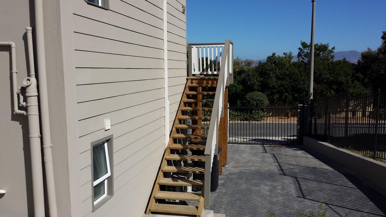 29 Carissa Street Apartamento Somerset West Exterior foto
